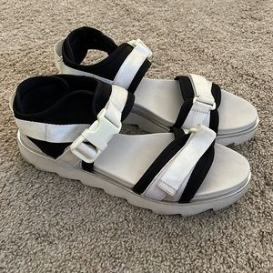 United Nude 39 Rico Black White Sandals
